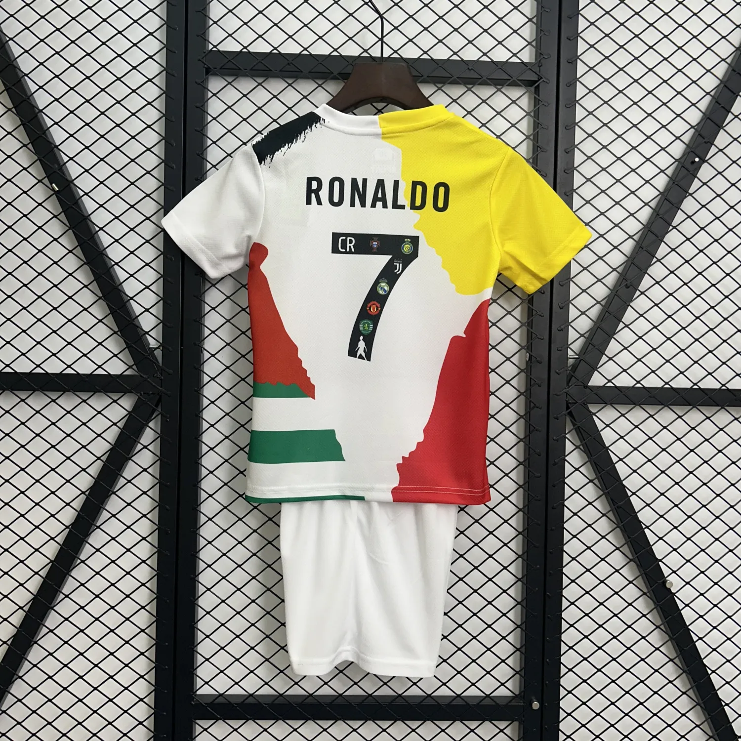 Cristiano Ronaldo NO.7 Camiseta Real Madrid Conjunto Niños Edizione Commemorativa 2025 2026