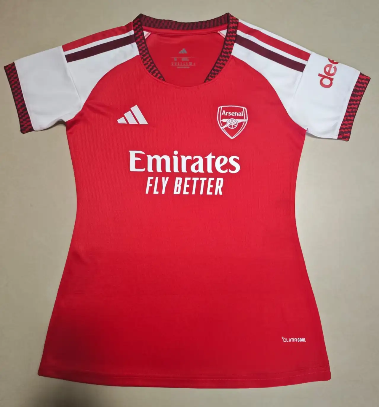 Camiseta Primera Arsenal Mujer 2026 2027-Versión Hincha Camiseta Primera Arsenal Mujer 2026 2027-Versión Hincha