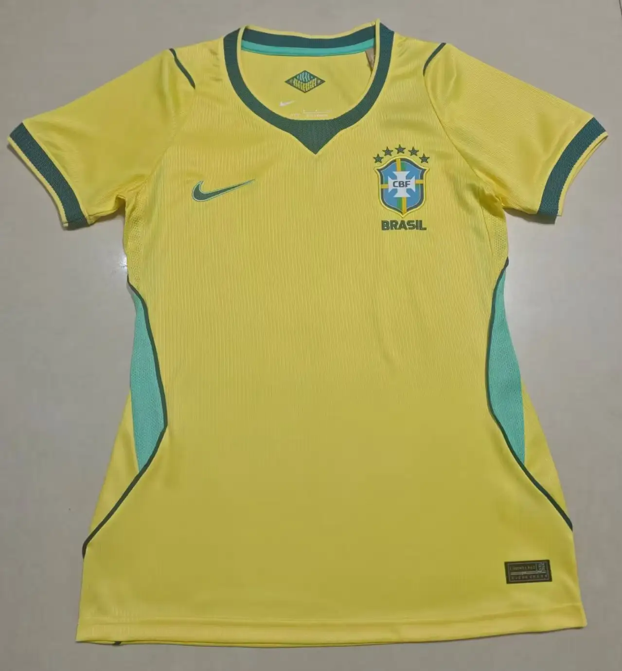 Camiseta Primera Brasil Mujer 2026 2027-Versión Hincha Camiseta Primera Brasil Mujer 2026 2027-Versión Hincha