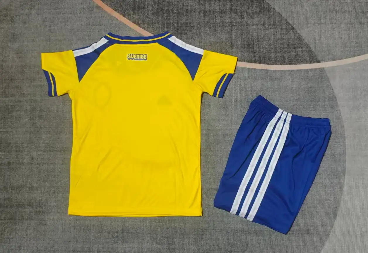 Camiseta Suecia Conjunto Ninos Primera 2026 2027_1 Camiseta Suecia Conjunto Niños Primera 2026 2027_1